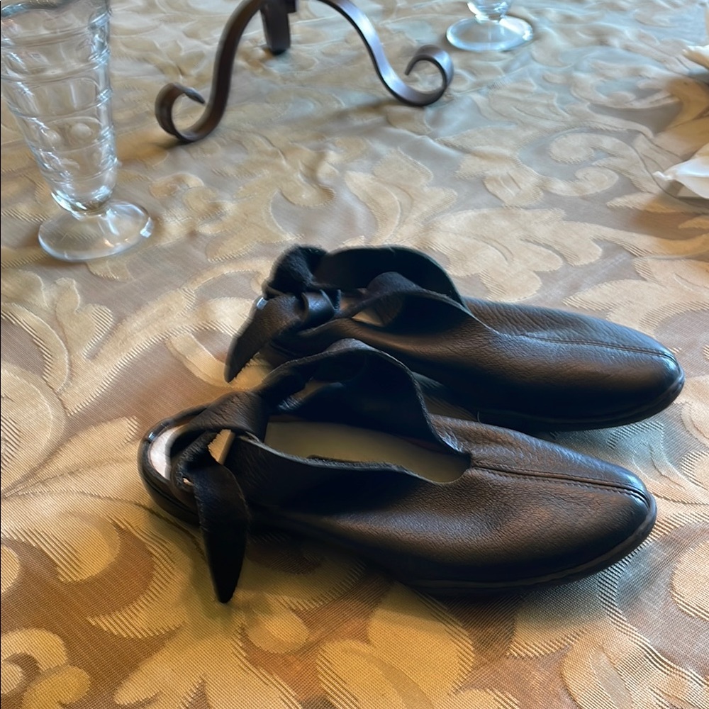 Black Flats (cups from Trippen)